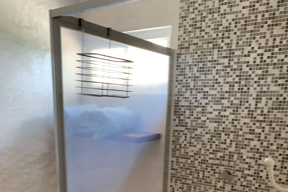 Photo of Bathroom in Miramar