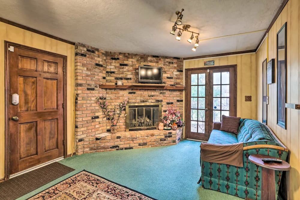 Photo of Livingroom in Leeds