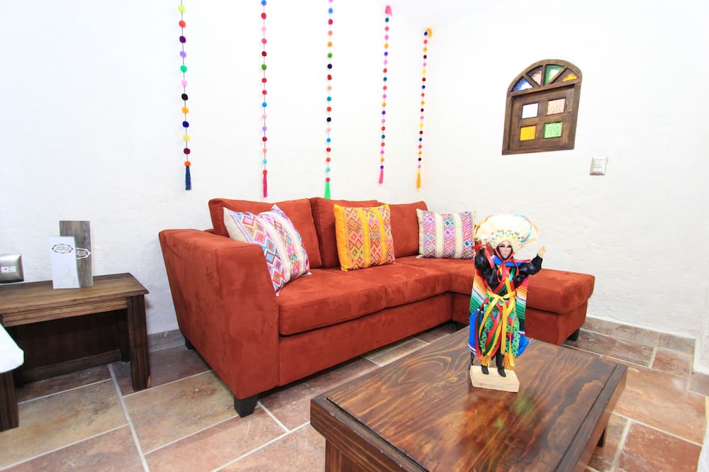 Photo of Livingroom in De La Merced