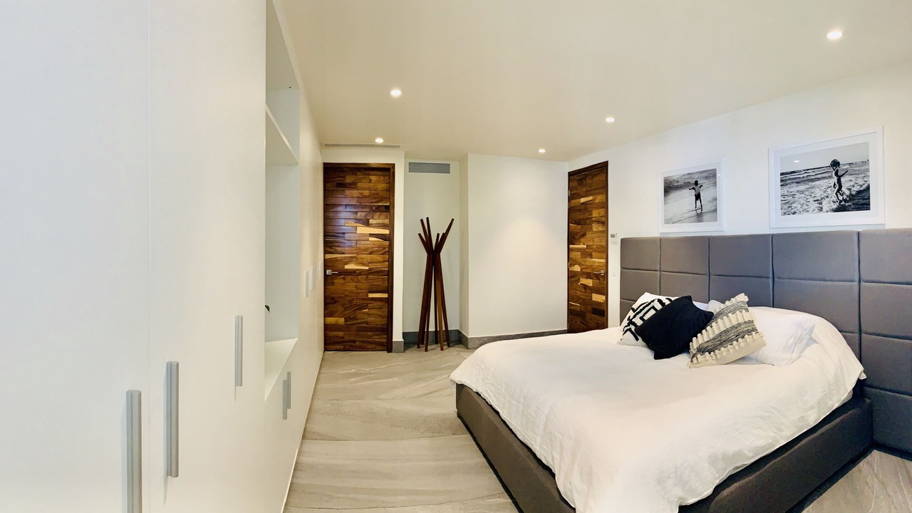 Photo of Bedroom in South Shore Hotel Area