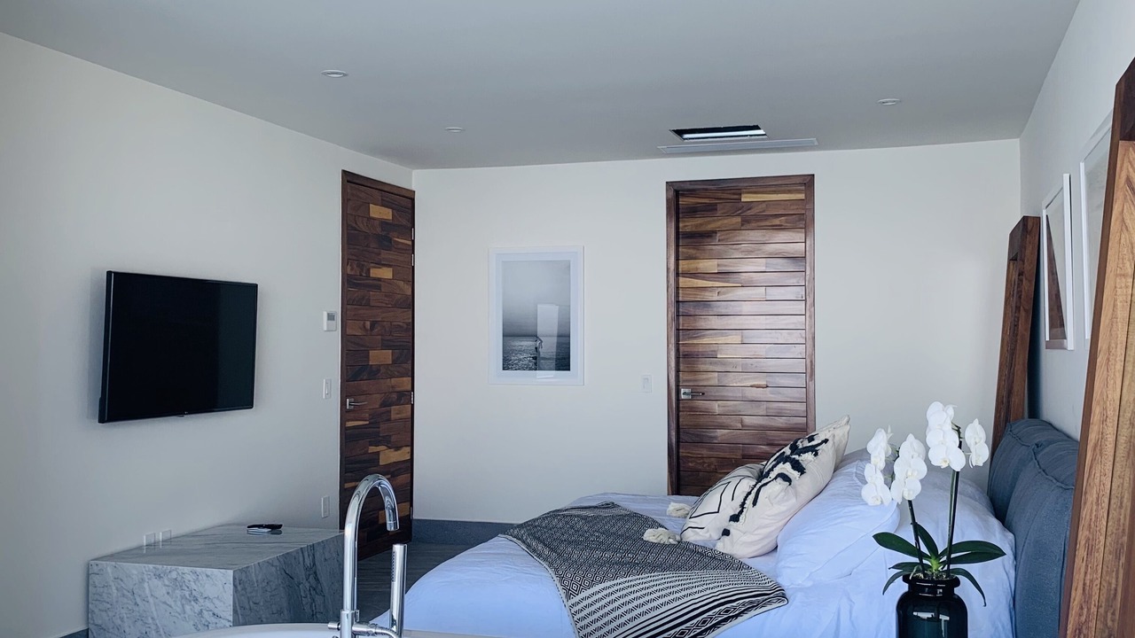 Photo of Bedroom in South Shore Hotel Area