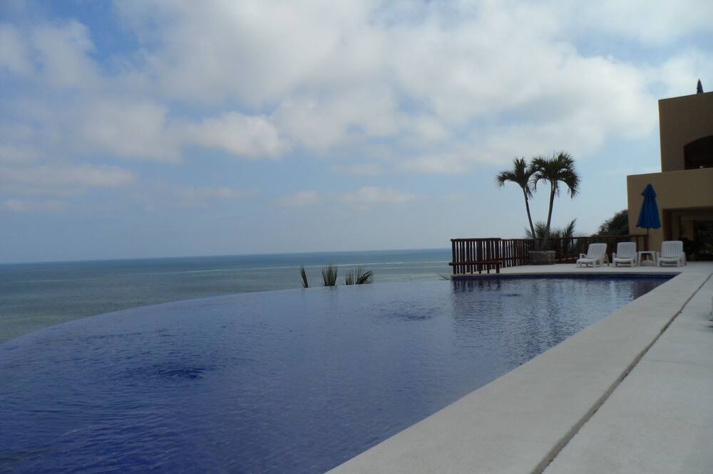 Photo of Outdoor in Puerto Marques