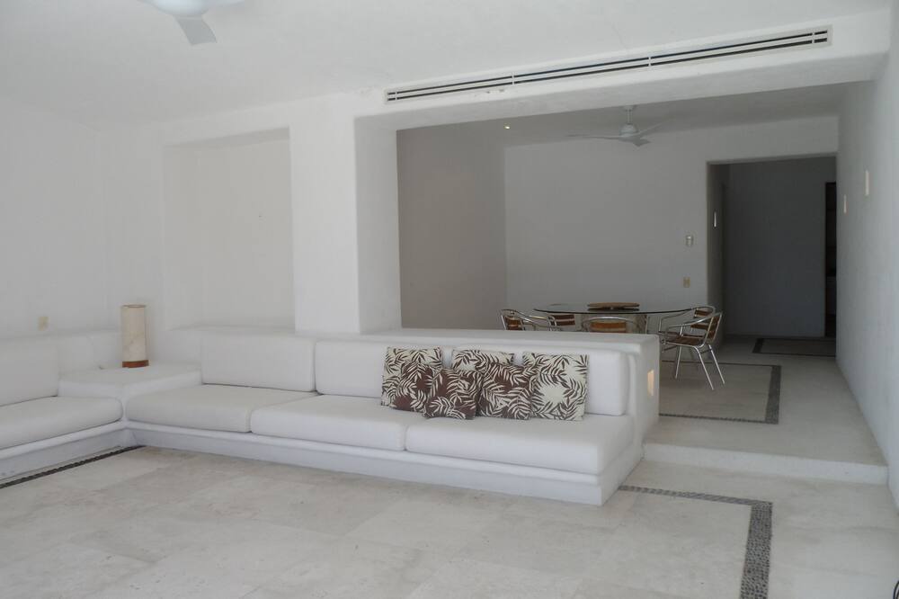 Photo of Others in Puerto Marques