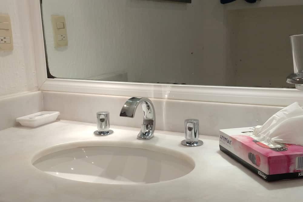 Photo of Bathroom in Puerto Marques