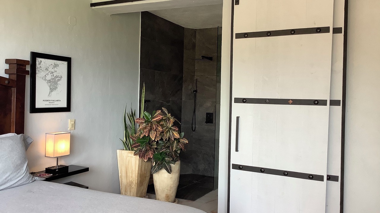 Photo of Bedroom in South Shore Hotel Area