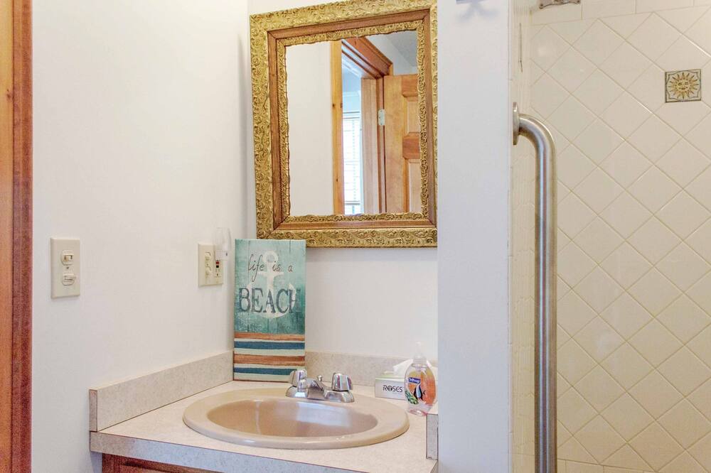 Photo of Bathroom in Lincolnville