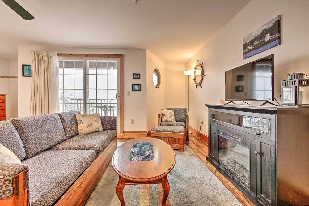 Photo of Livingroom in Lincolnville