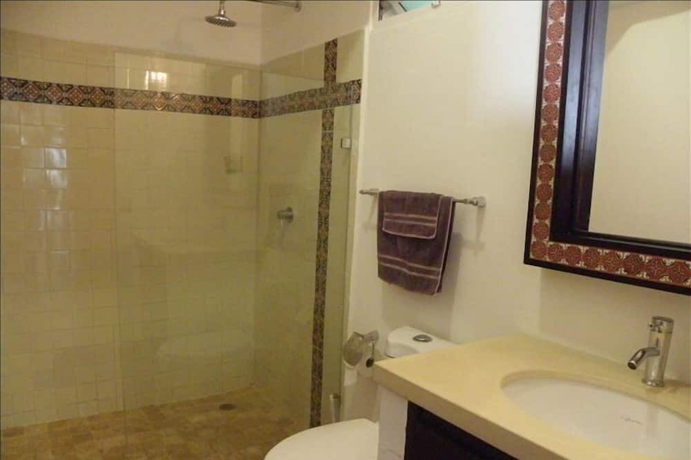Photo of Bathroom in Balcones de Loma Linda