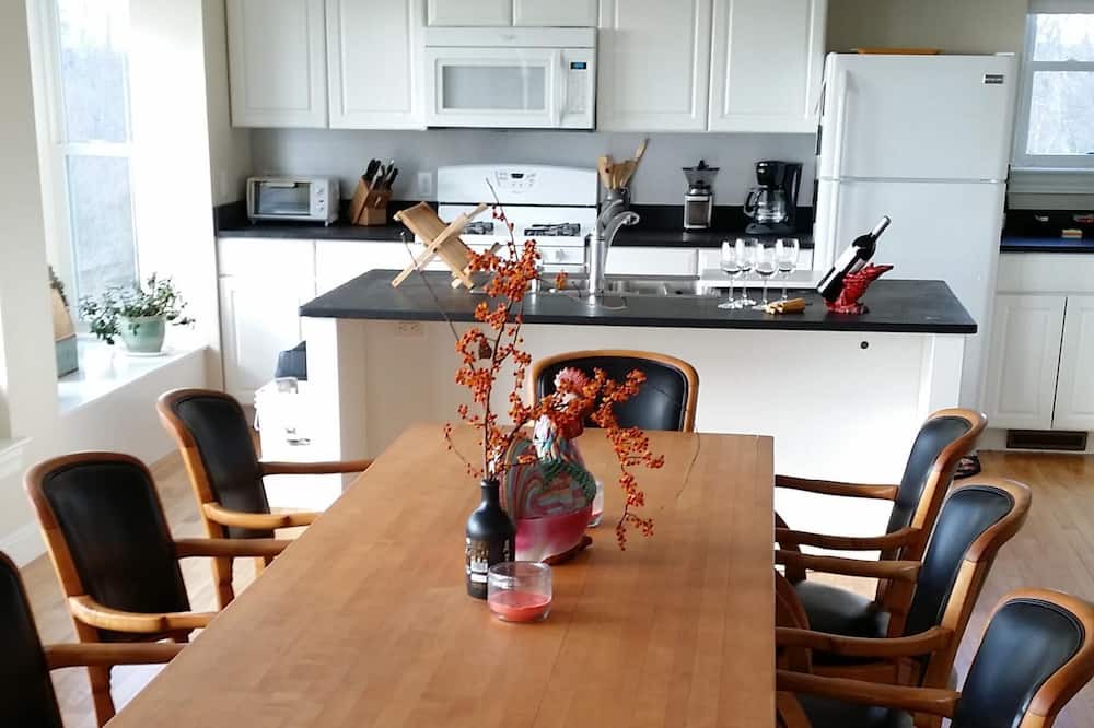 Photo of Kitchen in Mid-Coast and Islands