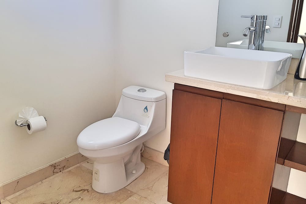 Photo of Bathroom in Bosques de las Lomas