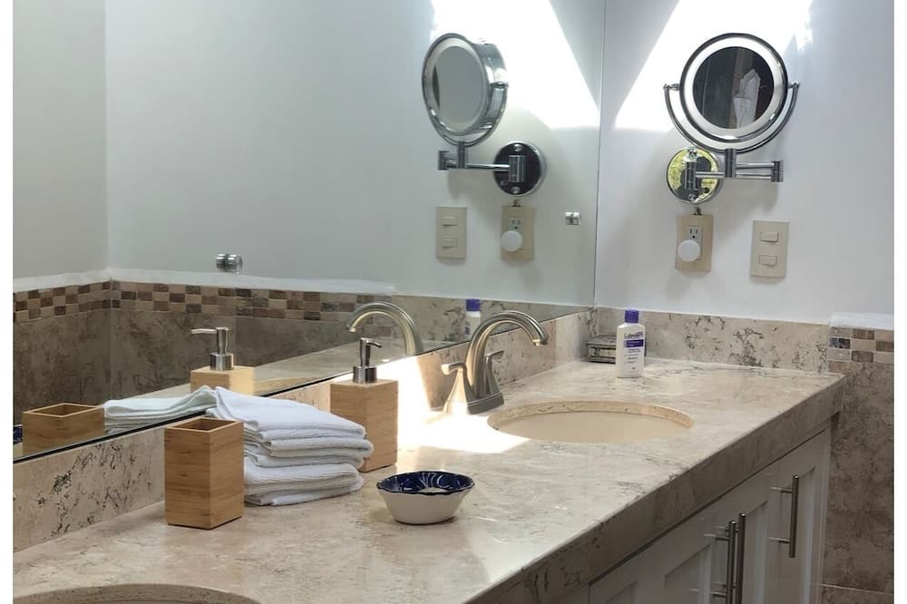 Photo of Bathroom in Raquet Club