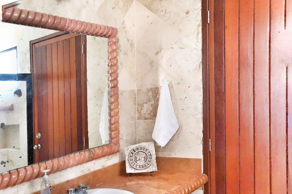 Photo of Bathroom in Miramar