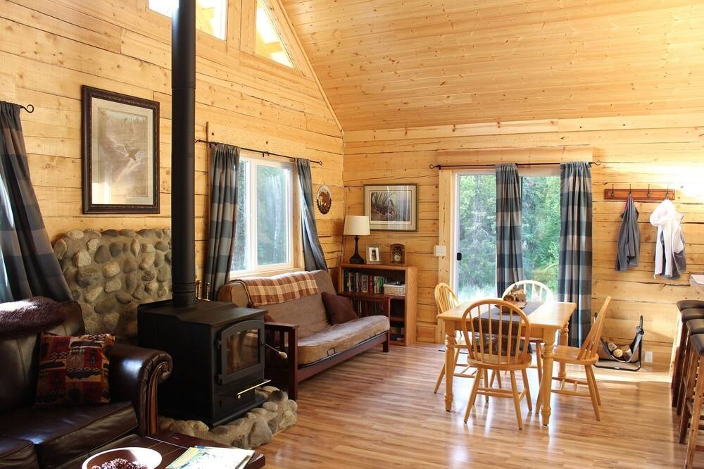 Photo of Livingroom in Sutton-Alpine