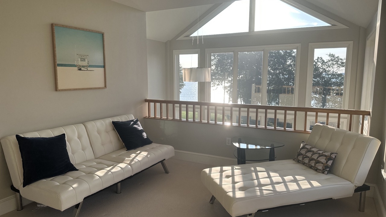 Photo of Livingroom in Mid-Coast and Islands