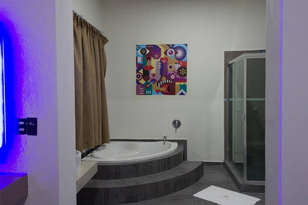 Photo of Bathroom in Tecoman