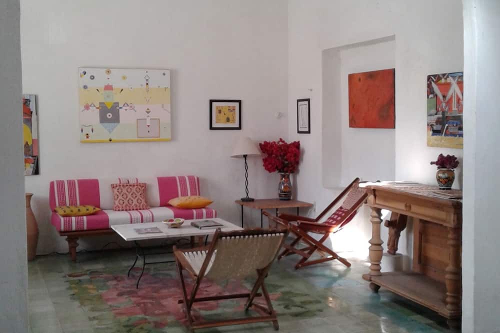 Photo of Livingroom in Barrio de Santiago