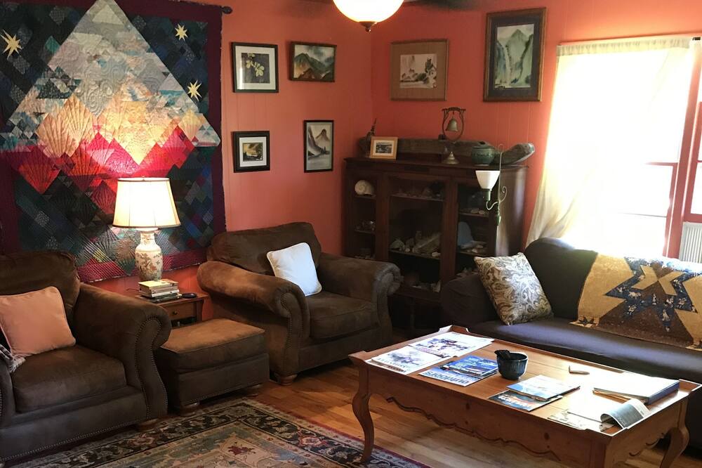 Photo of Livingroom in Rutherfordton