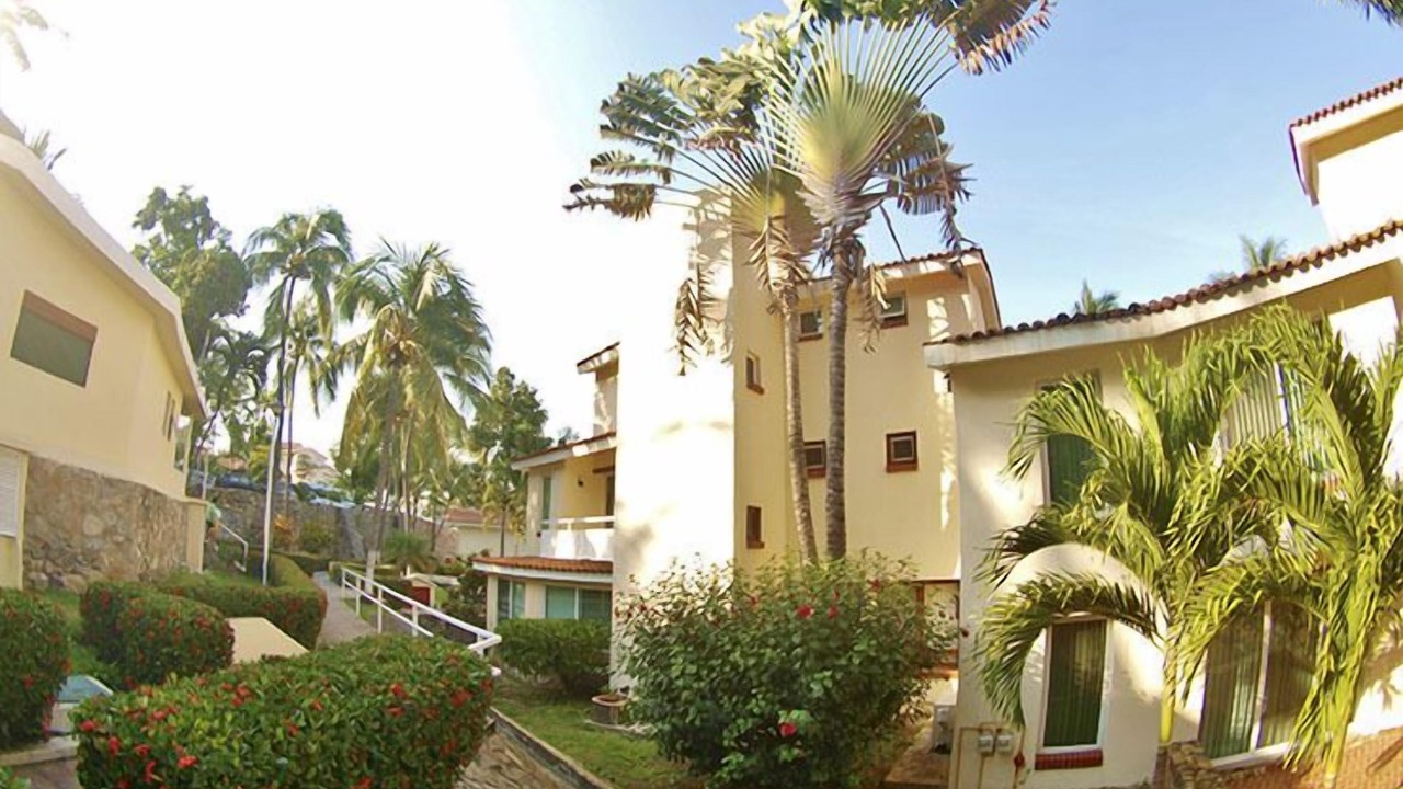 Photo of Buildings in Peninsulas de Santiago