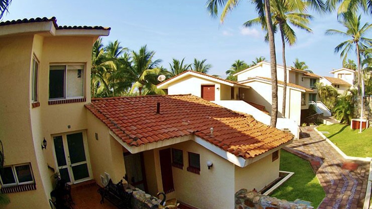 Photo of Buildings in Peninsulas de Santiago