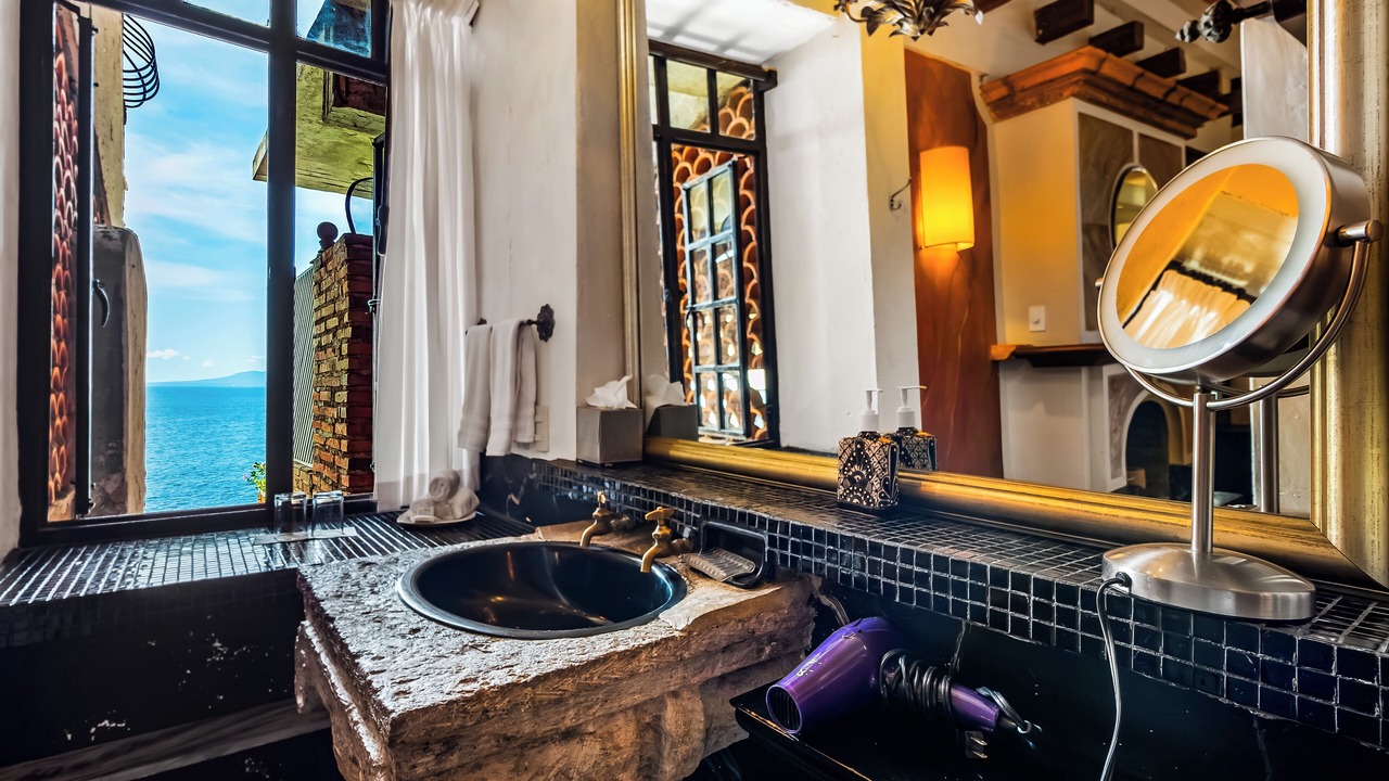 Photo of Bathroom in South Shore Hotel Area