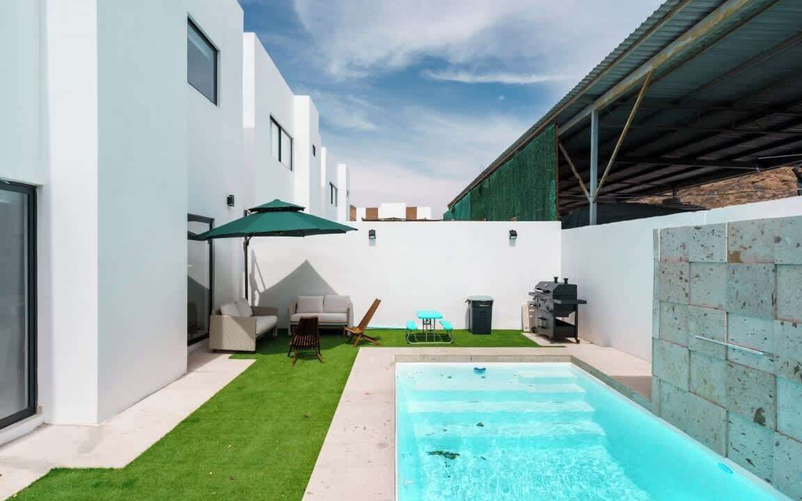 Photo of Outdoor in San Carlos