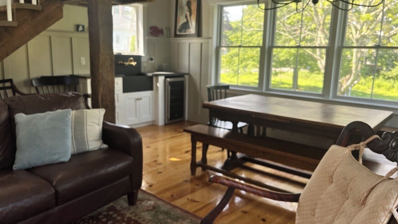 Photo of Livingroom in Round Pond