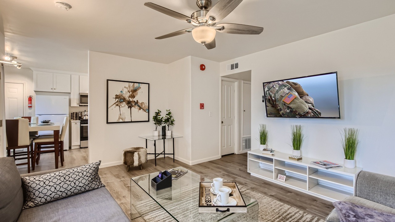 Photo of Livingroom in North Valley