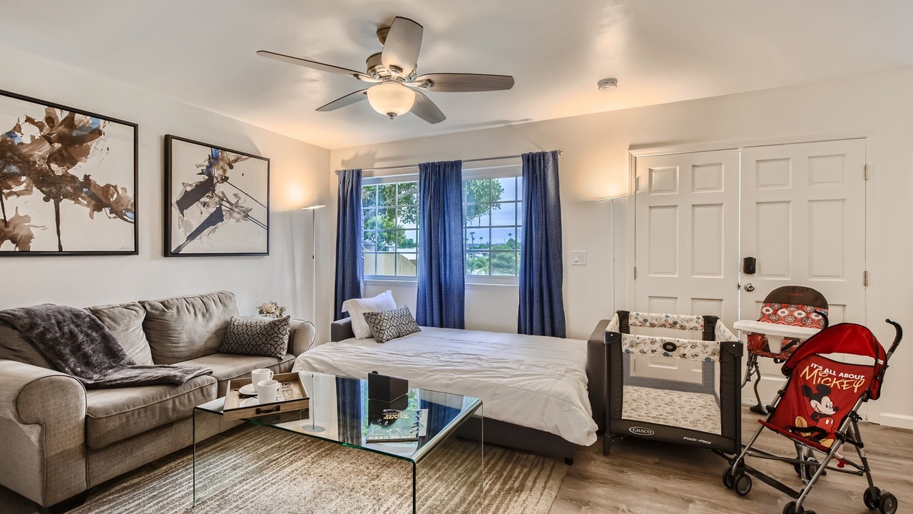 Photo of Livingroom in North Valley