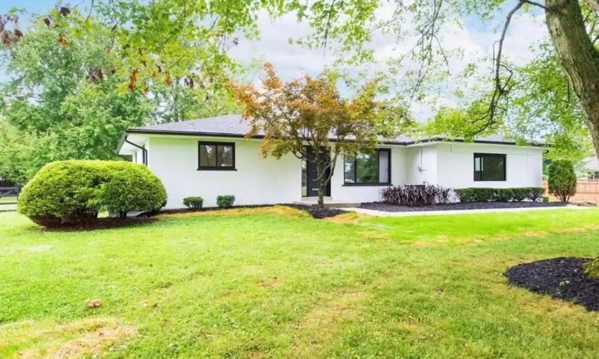 Photo of Outdoor in Roselawn Finance
