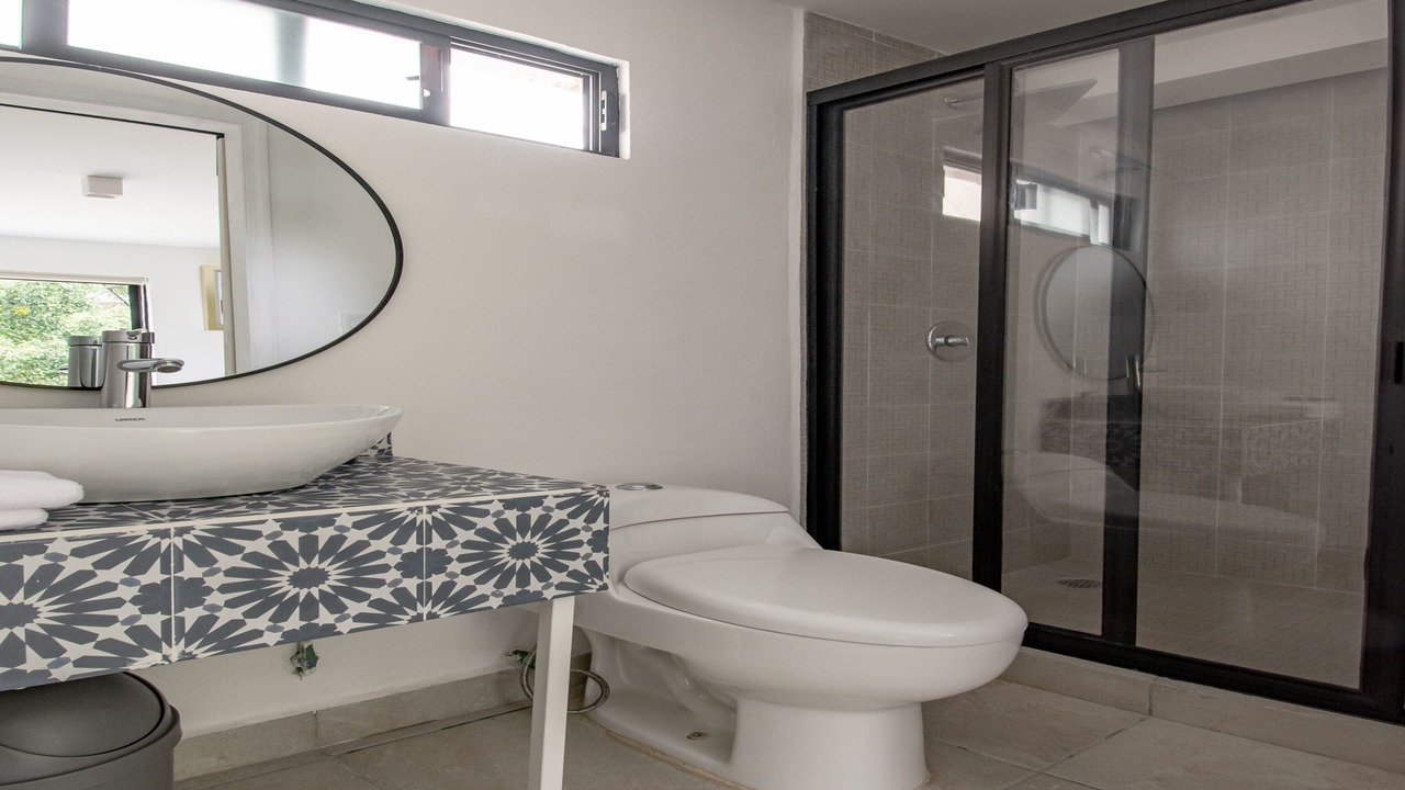 Photo of Bathroom in Anahuac