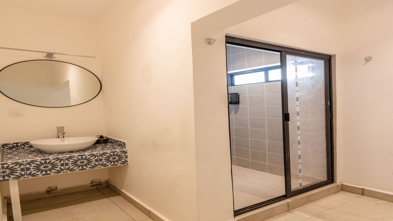 Photo of Bathroom in Anahuac