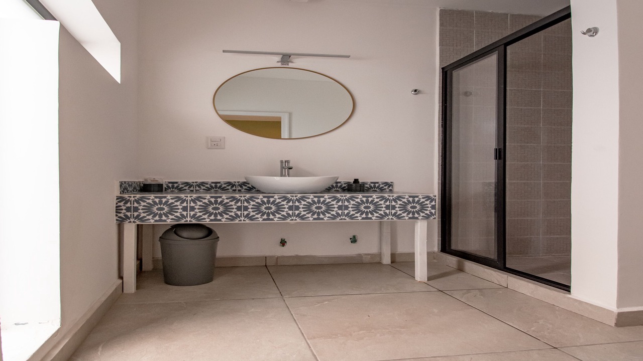 Photo of Bathroom in Anahuac