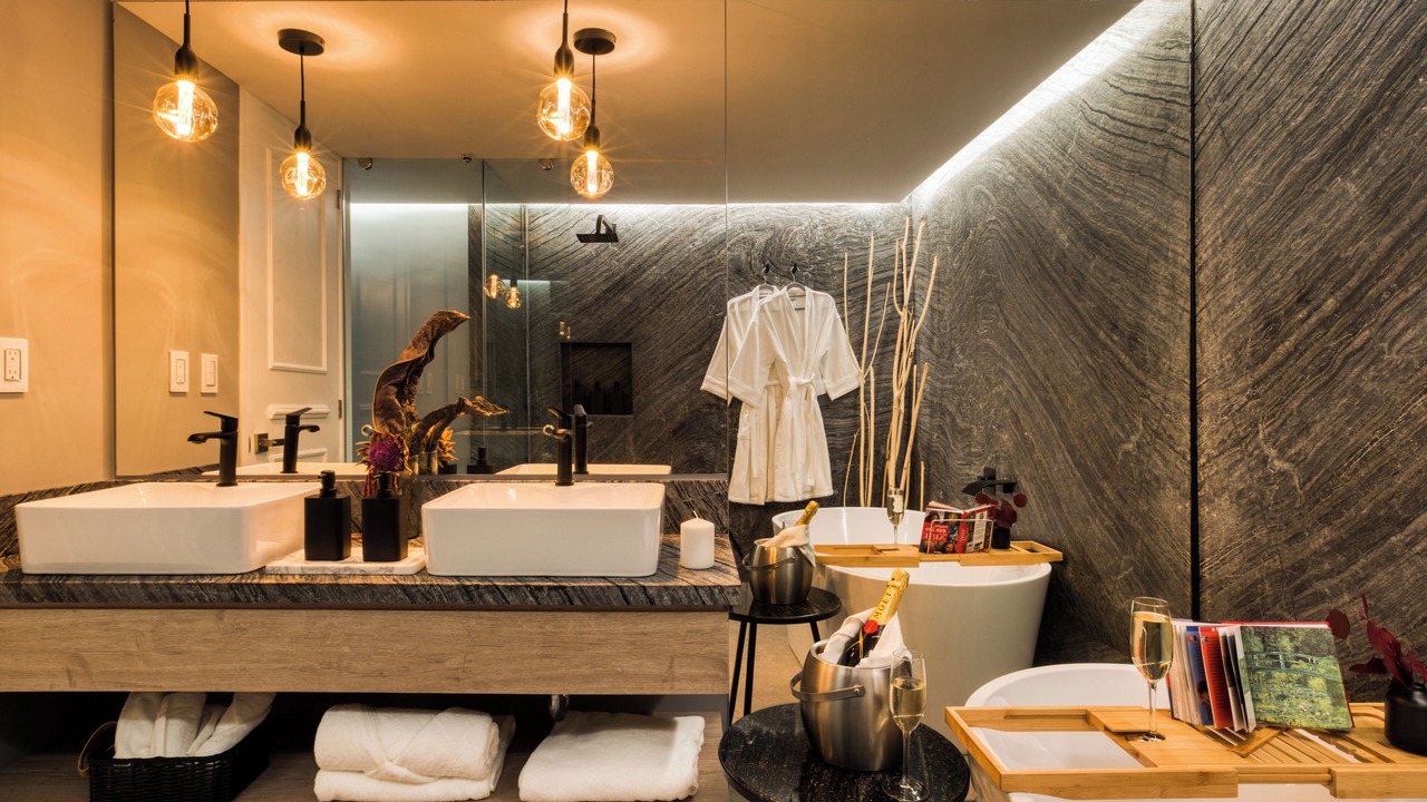 Photo of Bathroom in Anahuac