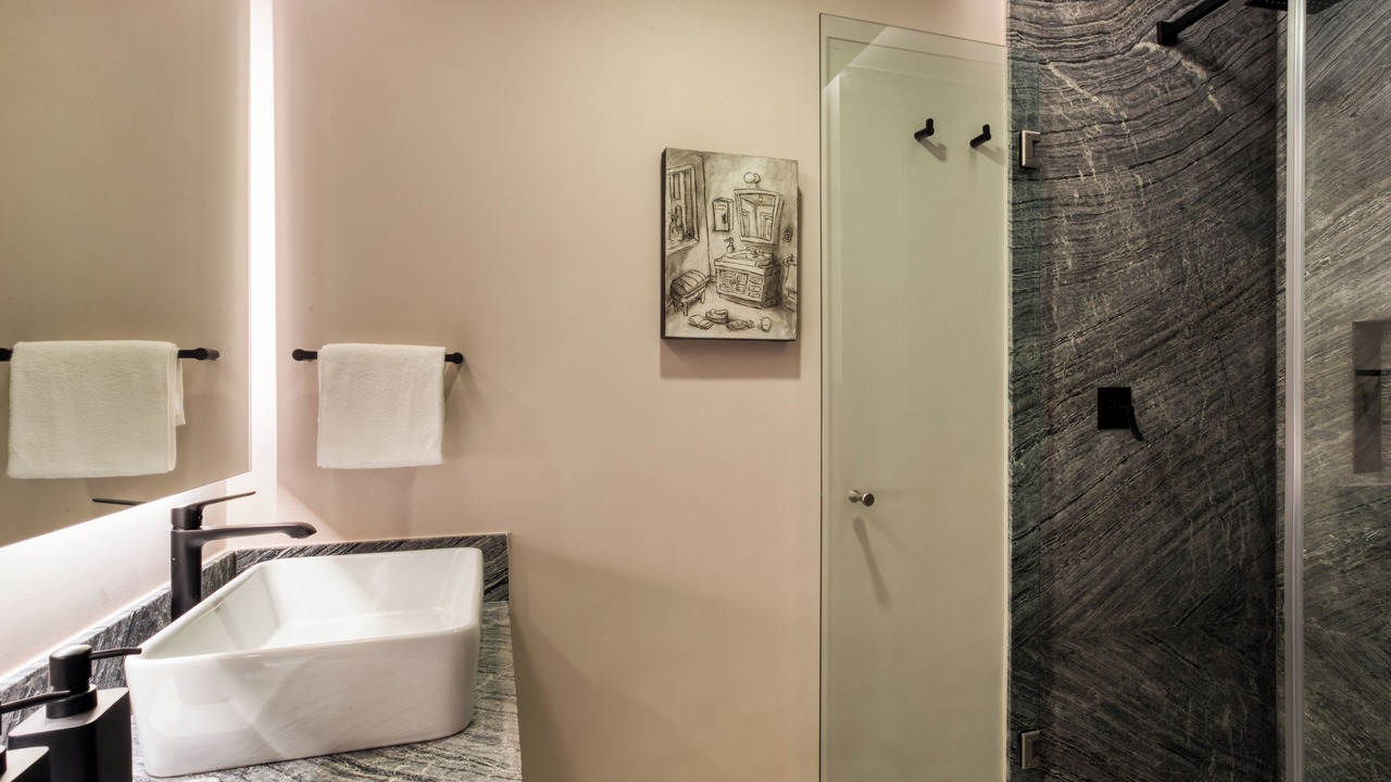 Photo of Bathroom in Anahuac