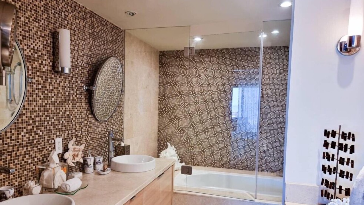 Photo of Bathroom in Marina