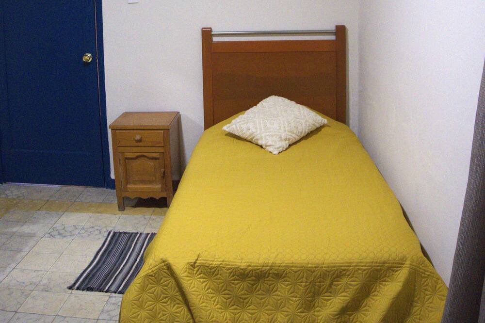 Photo of Bedroom in Anahuac