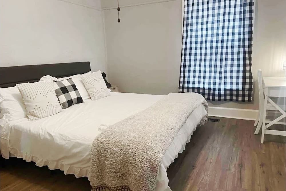 Photo of Bedroom in Evansville