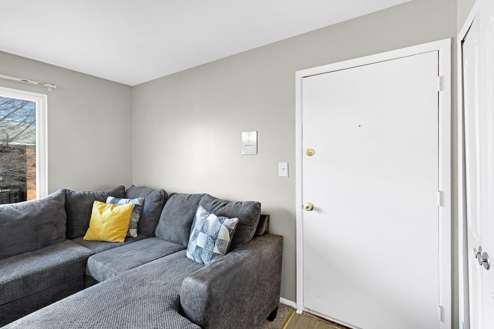 Photo of Livingroom in Dearborn Heights