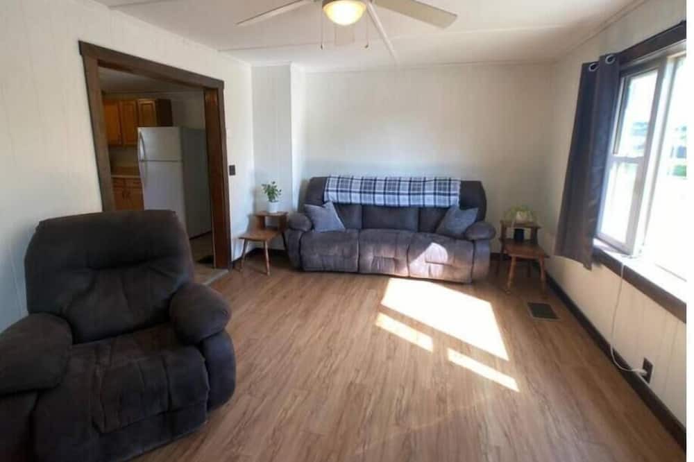 Photo of Livingroom in Portage Lake