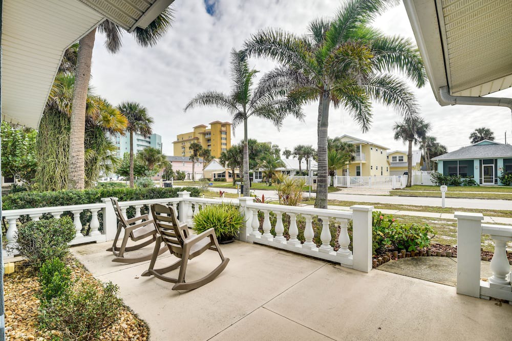 Photo of Patio Balcony in Boardwalk