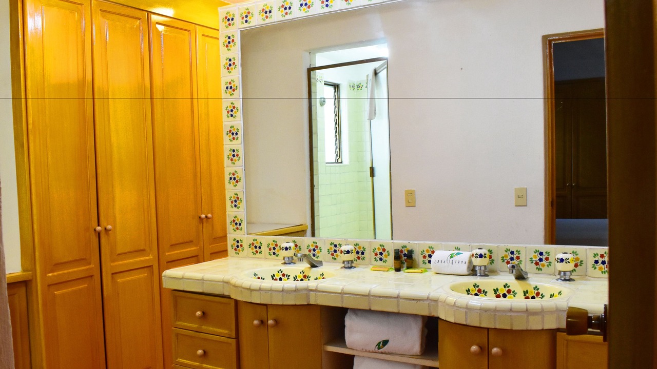 Photo of Bathroom in South Shore Hotel Area