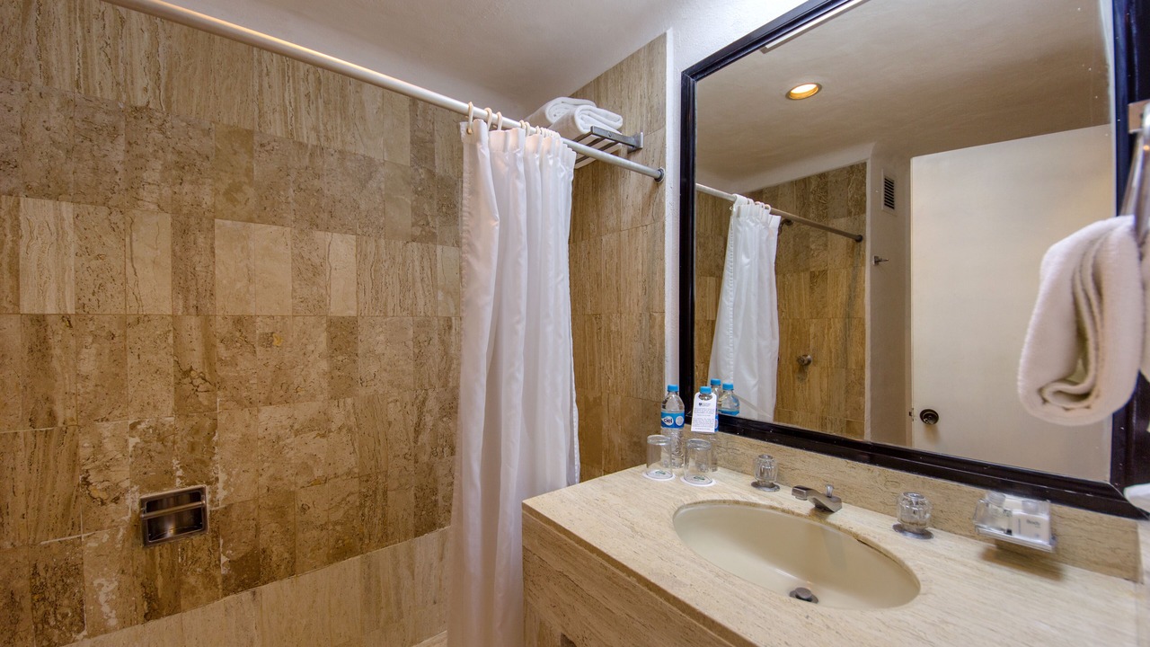 Photo of Bathroom in Isla Iguana