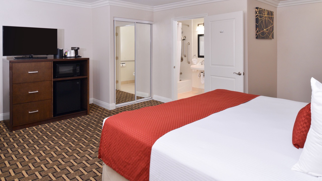 Photo of Bedroom in Wilshire Center
