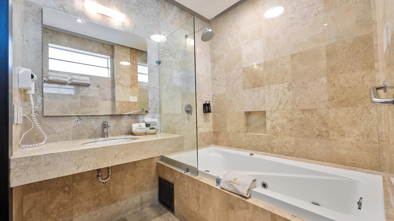 Photo of Bathroom in Zona Expo