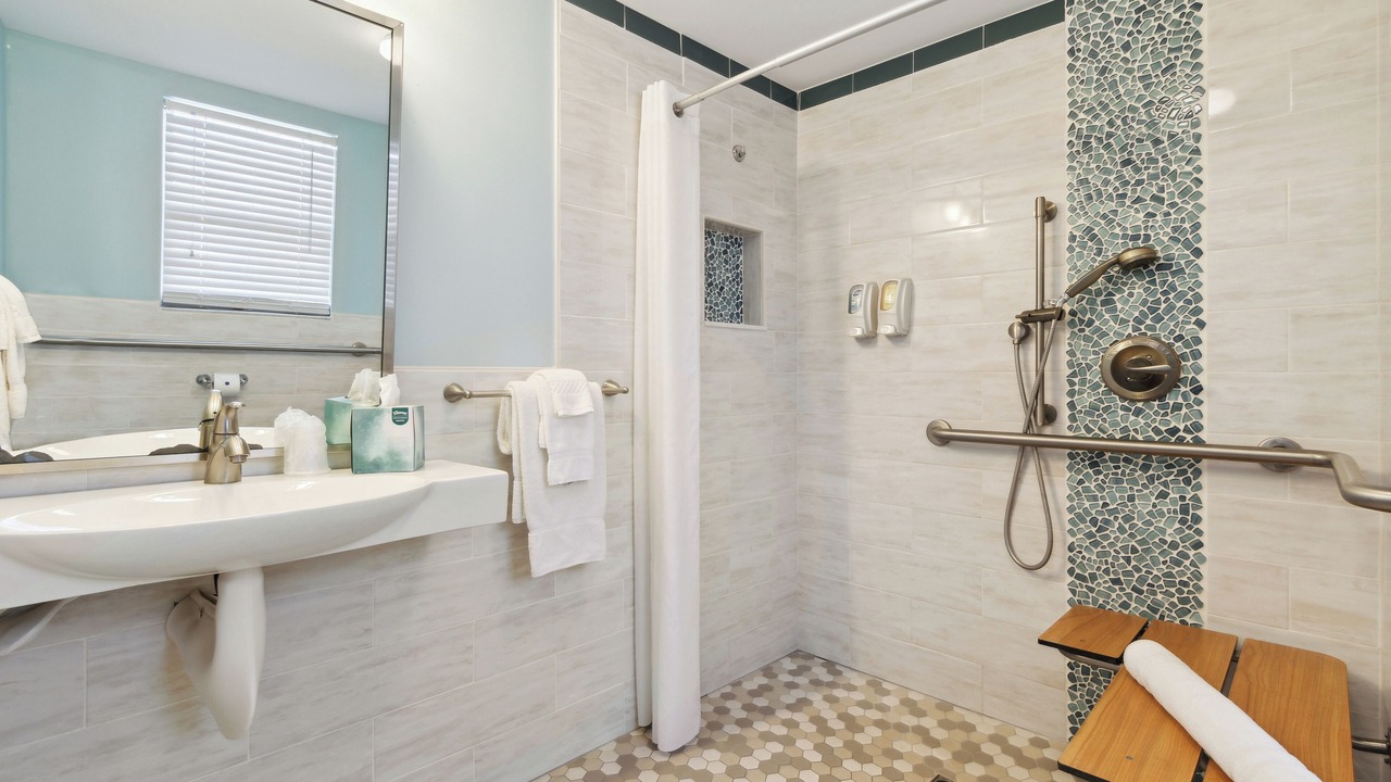 Photo of Bathroom in Neptune Beach