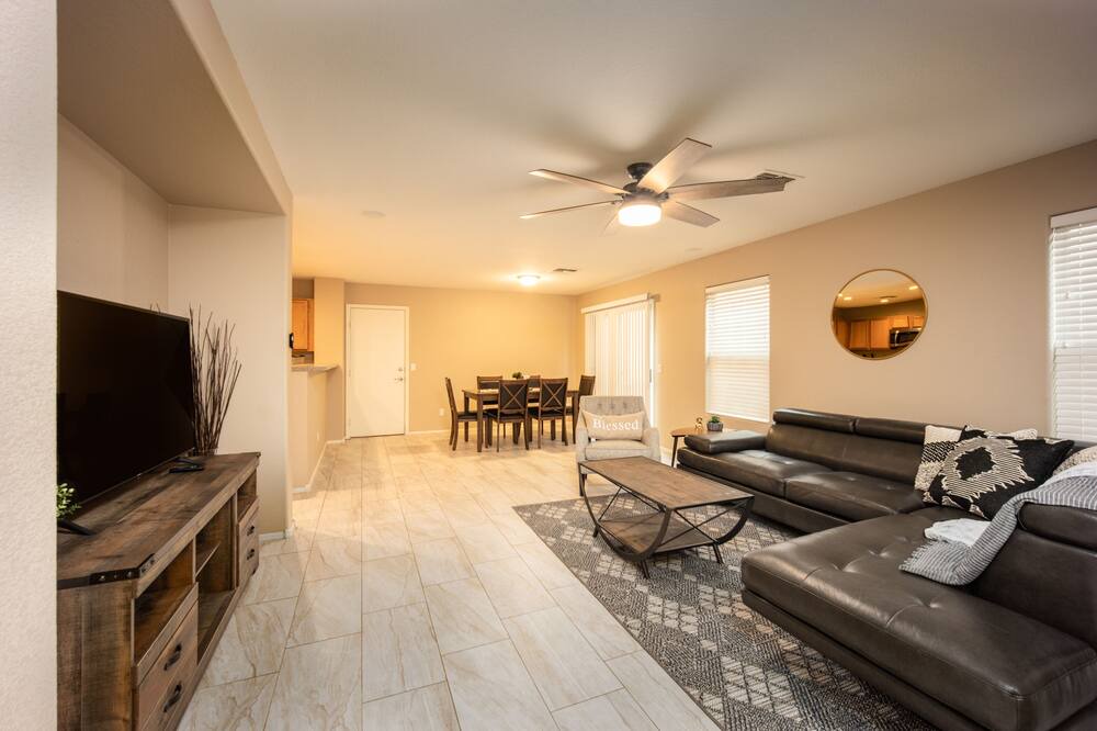 Photo of Livingroom in Superstition Springs