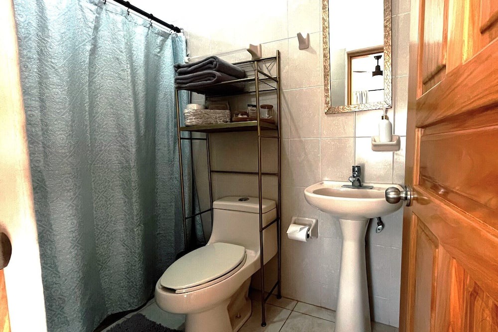 Photo of Bathroom in Perula