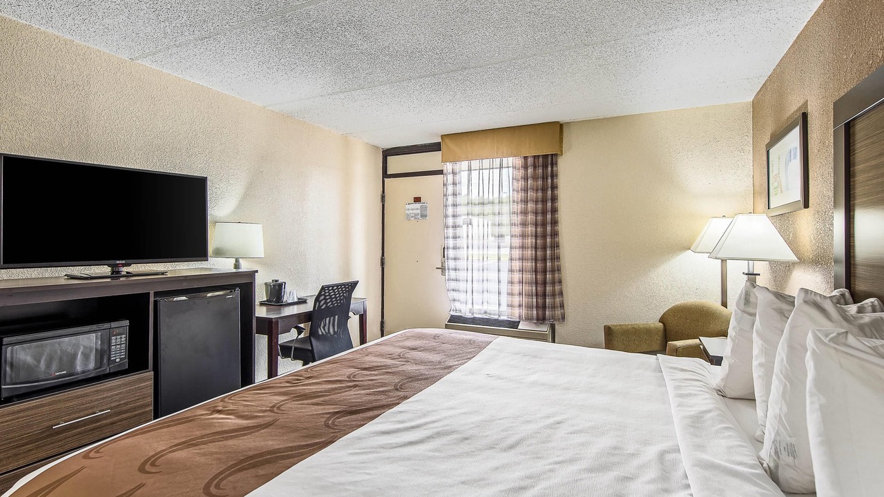 Photo of Bedroom in Forest City