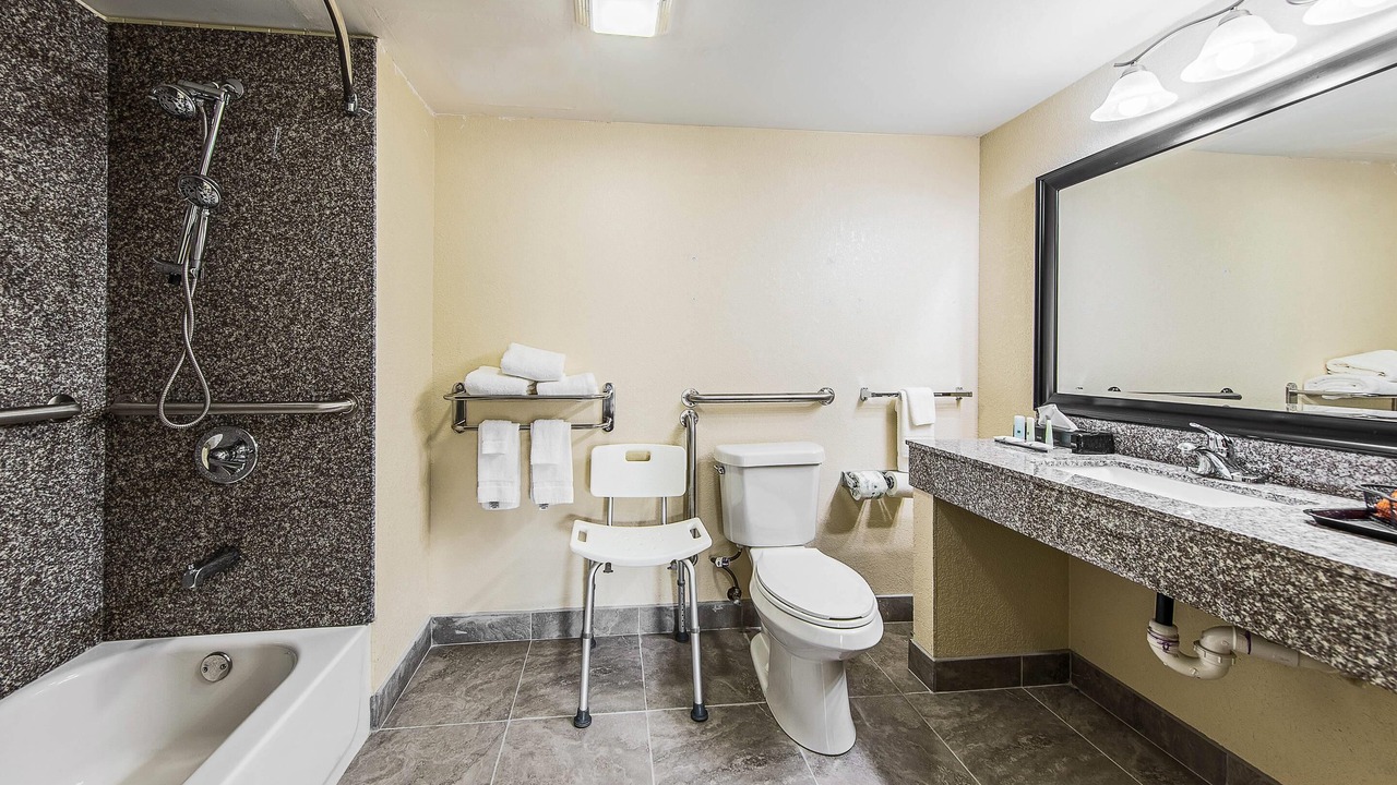Photo of Bedroom in Forest City
