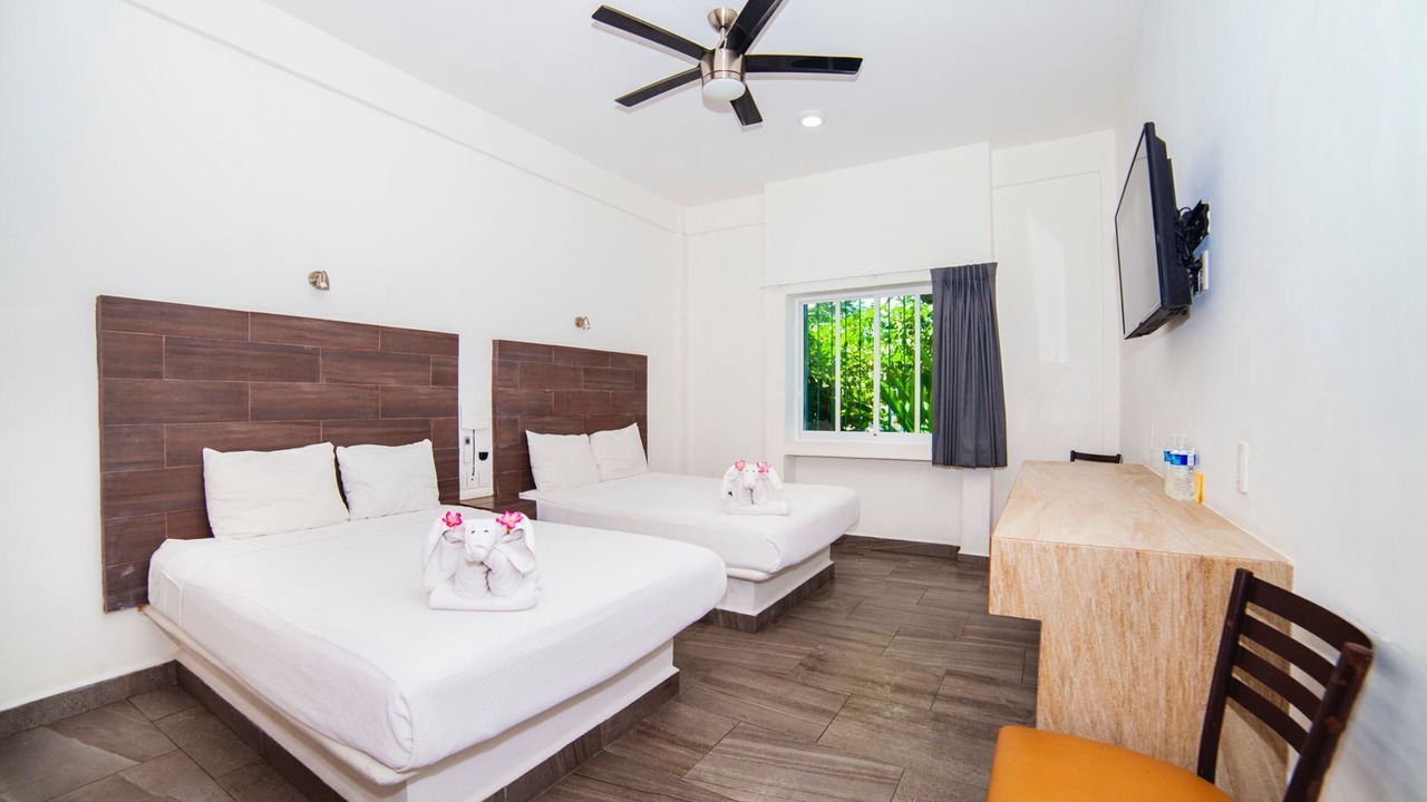 Photo of Bedroom in R